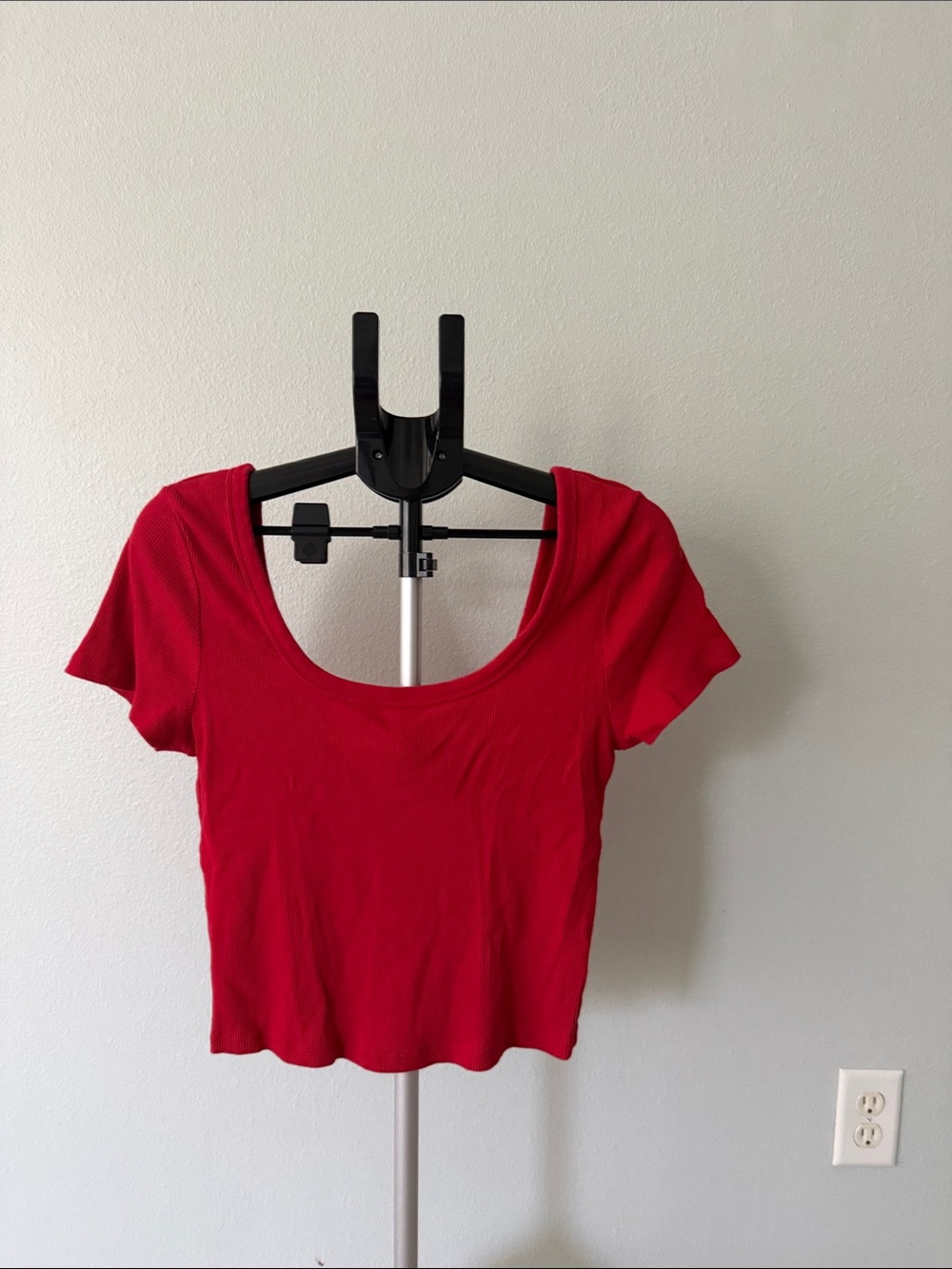 Universal Thread Red Scoop Neck Ribbed Top Size Large - Picture 3 of 9
